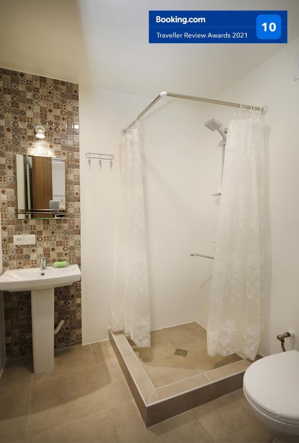 Twins Hotel Tbilisi Ngoại thất bức ảnh